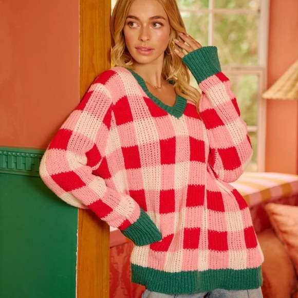 Festive Red and White Checkered Sweater - Picture 5 of 8
